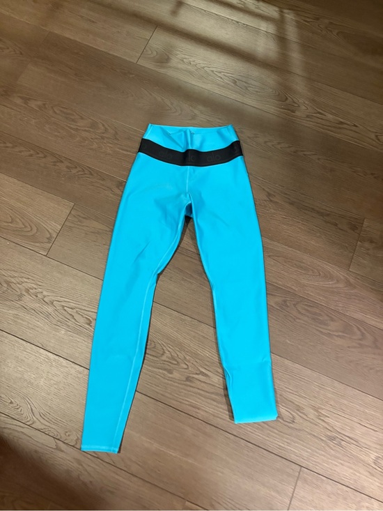 ALO Yoga Pants - Brand new Alo Blue Leggings. Once in a lifetime Alo band style.